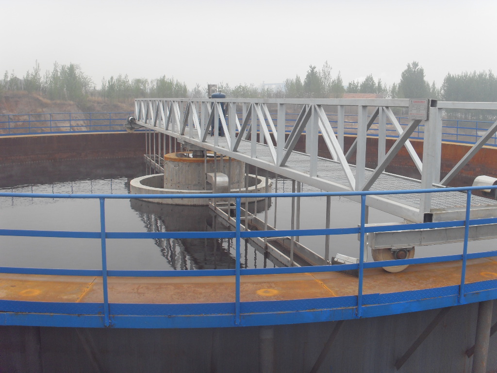 地衛(wèi)環(huán)保刮吸泥機——節(jié)能環(huán)保，高效凈化水質(zhì)